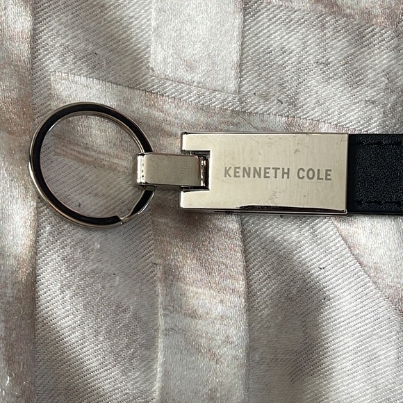 🚩Kenneth Cole Leather Key Chain - Picture 3 of 3